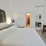 Li Frati Suite